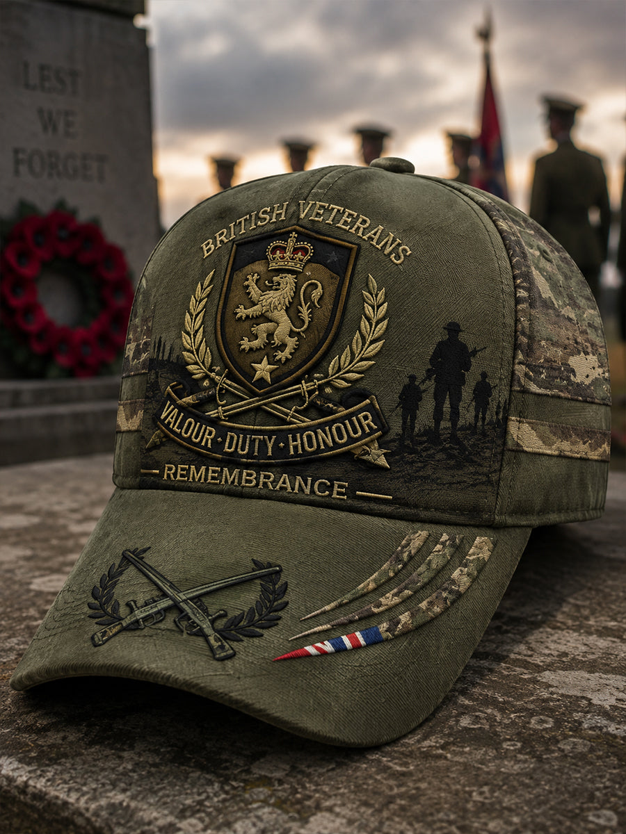 Men's Vintage-Style Hat With Military-Inspired Print
